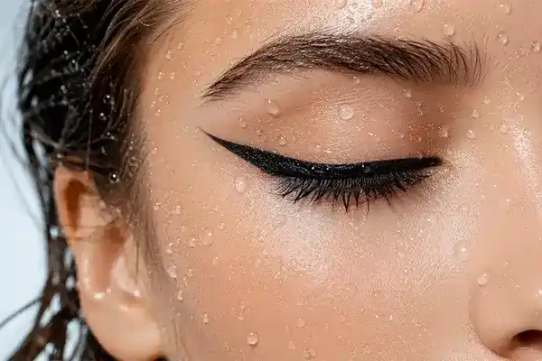 خط چشم بهتر است یا مداد چشم