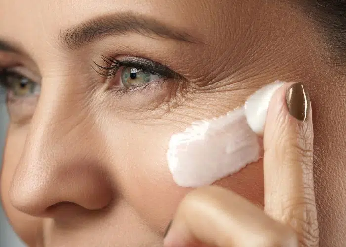 کرم ضد چروک چیست؟ خواص، ترکیبات