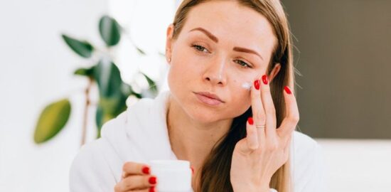 کرم ضد چروک دور چشم