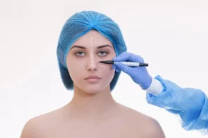 بررسی جامع تکنیک‌های جراحی رینوپلاستی در سال ۲۰۲۵
