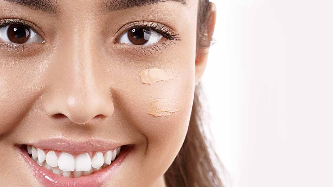 پوشاندن جوش با کرم پودر