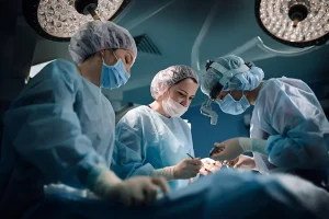 فرق جراحی زیبایی با جراحی پلاستیک